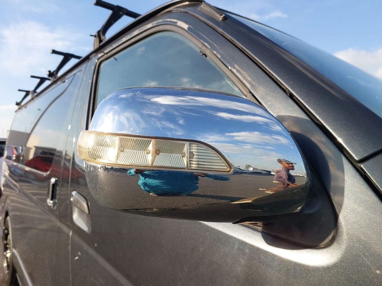 Toyota Hiace TOYOTA HIACE VAN RHD 2005 MODEL 2.0 L PETROL AUTOMATIC(PM19959)