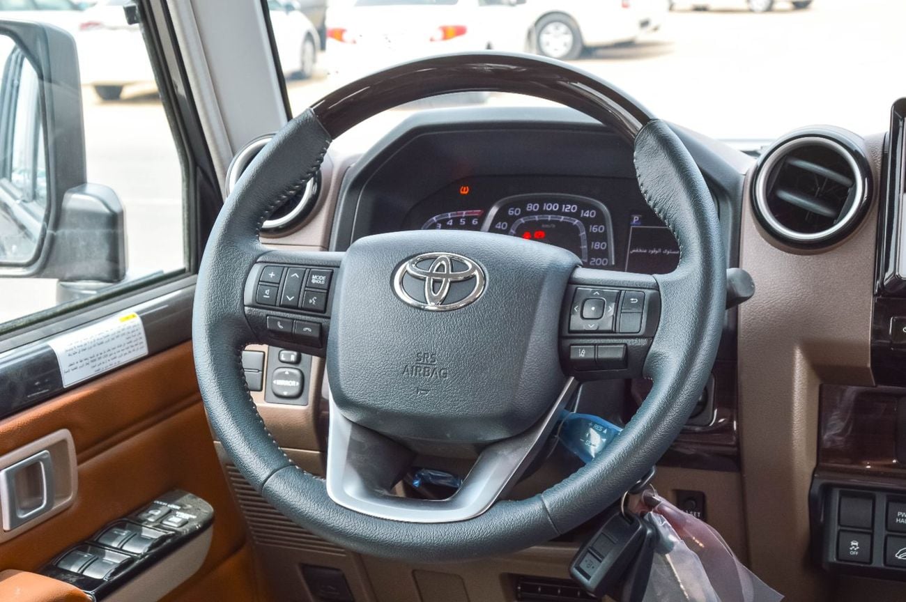 تويوتا لاند كروزر بيك آب TOYOTA LAND CRUISER 79 2.8L 4WD DIESEL PICKUP 2025