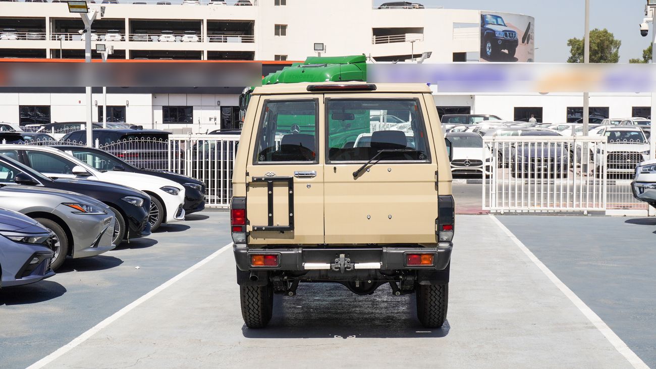Toyota Land Cruiser 70 4.0L V6 M/T