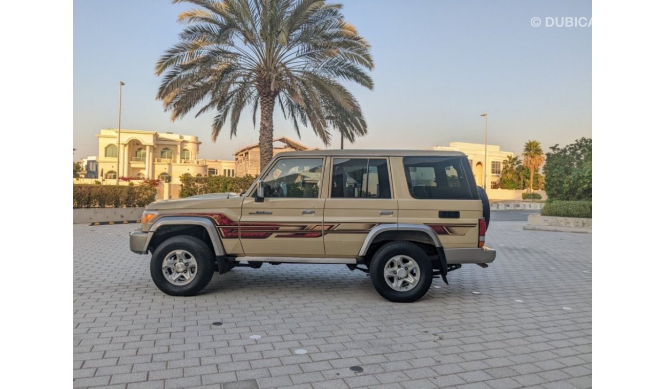 Toyota Land Cruiser Hard Top