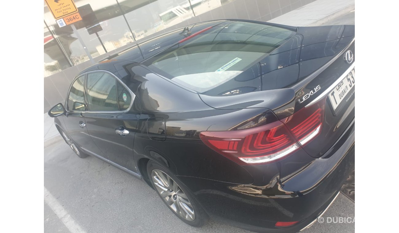 لكزس LS 460 IMMACULATE CONDITION GCC spec