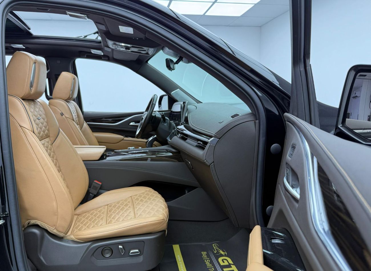 Cadillac Escalade Sport 6.2L 4WD 2022 Cadillac Escalade Sport, 2027 Cadillac Warranty + Service Pack, Pilot Seats, 7 S