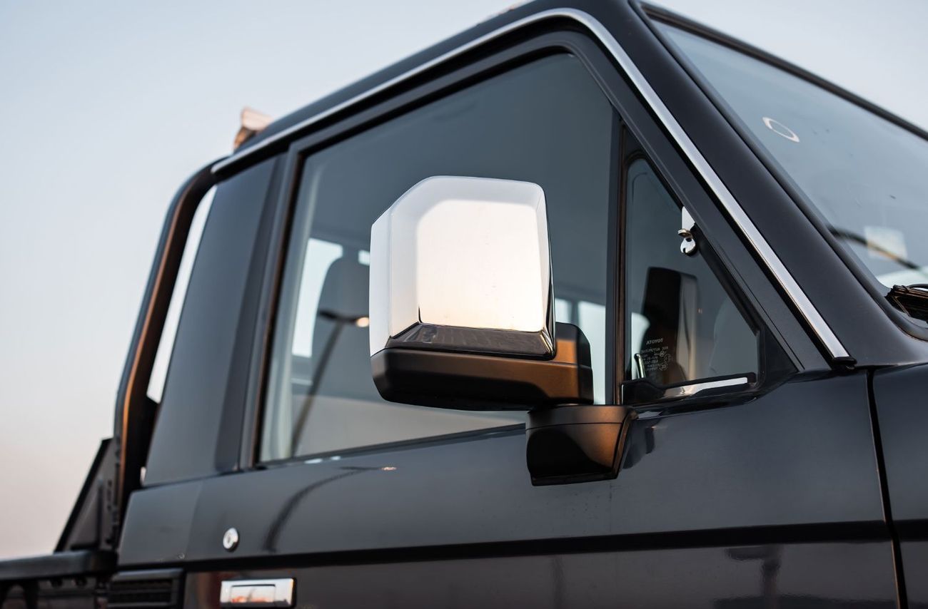 تويوتا لاند كروزر بيك آب 2025 Toyota Land Cruiser LC 79 2.8L SC MT Diesel (Gray)