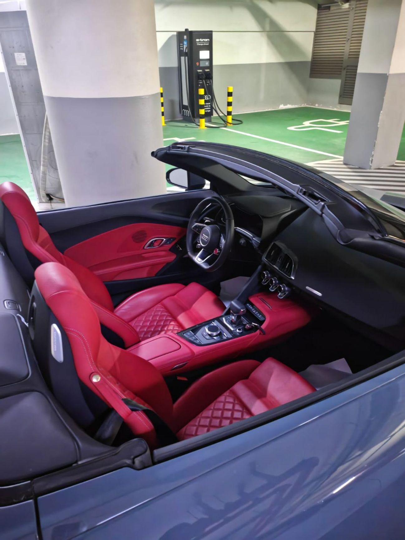 Audi R8 Spyder STANDARD