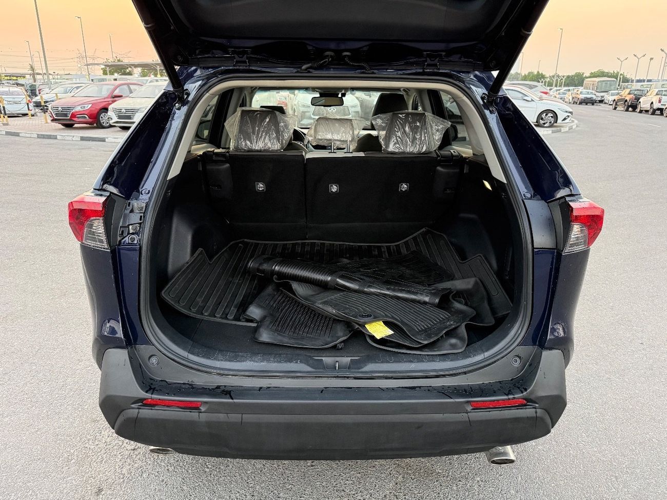 تويوتا راف ٤ 2.5L VXR Hybrid