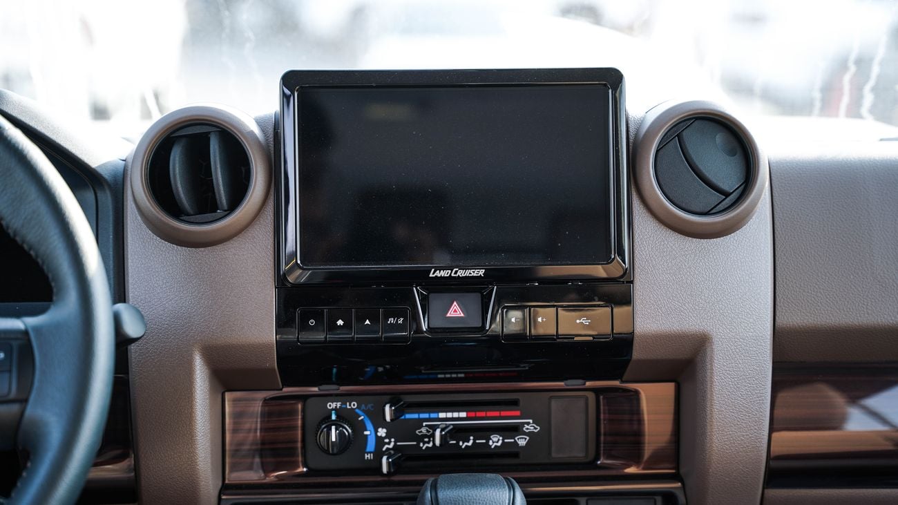 Toyota Land Cruiser 70
