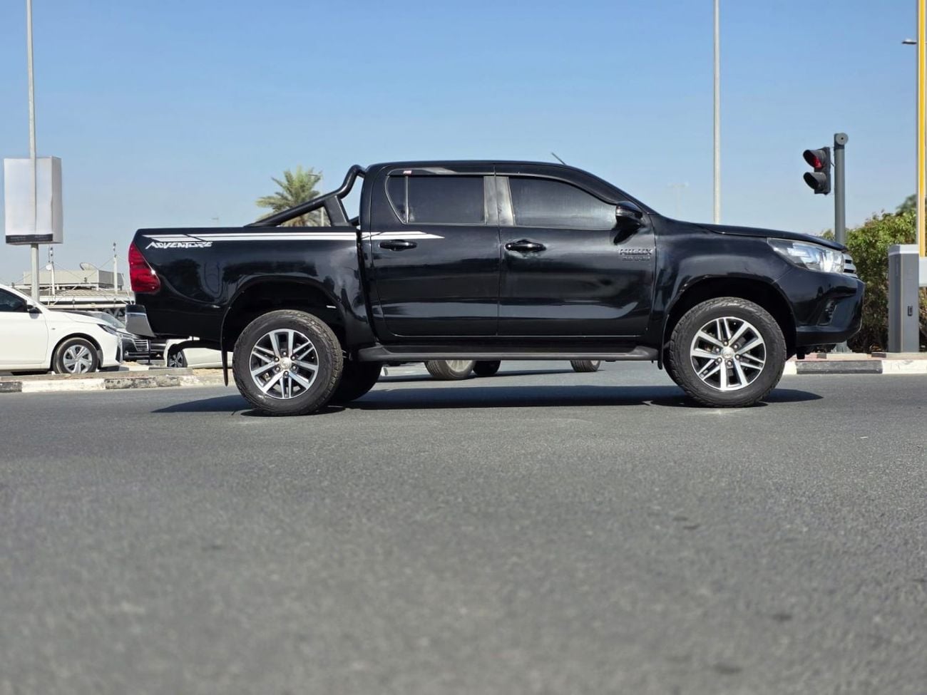 Toyota Hilux 2018 | 2.8L DIESEL | AT | RHD | SPORTS BAR | DOWNHILL ASSIST | CRUISE CONTROL