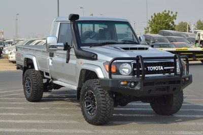 تويوتا لاند كروزر بيك آب Toyota Land Cruiser Pick-Up Single Cabin Year: 2010 Color: Silver
