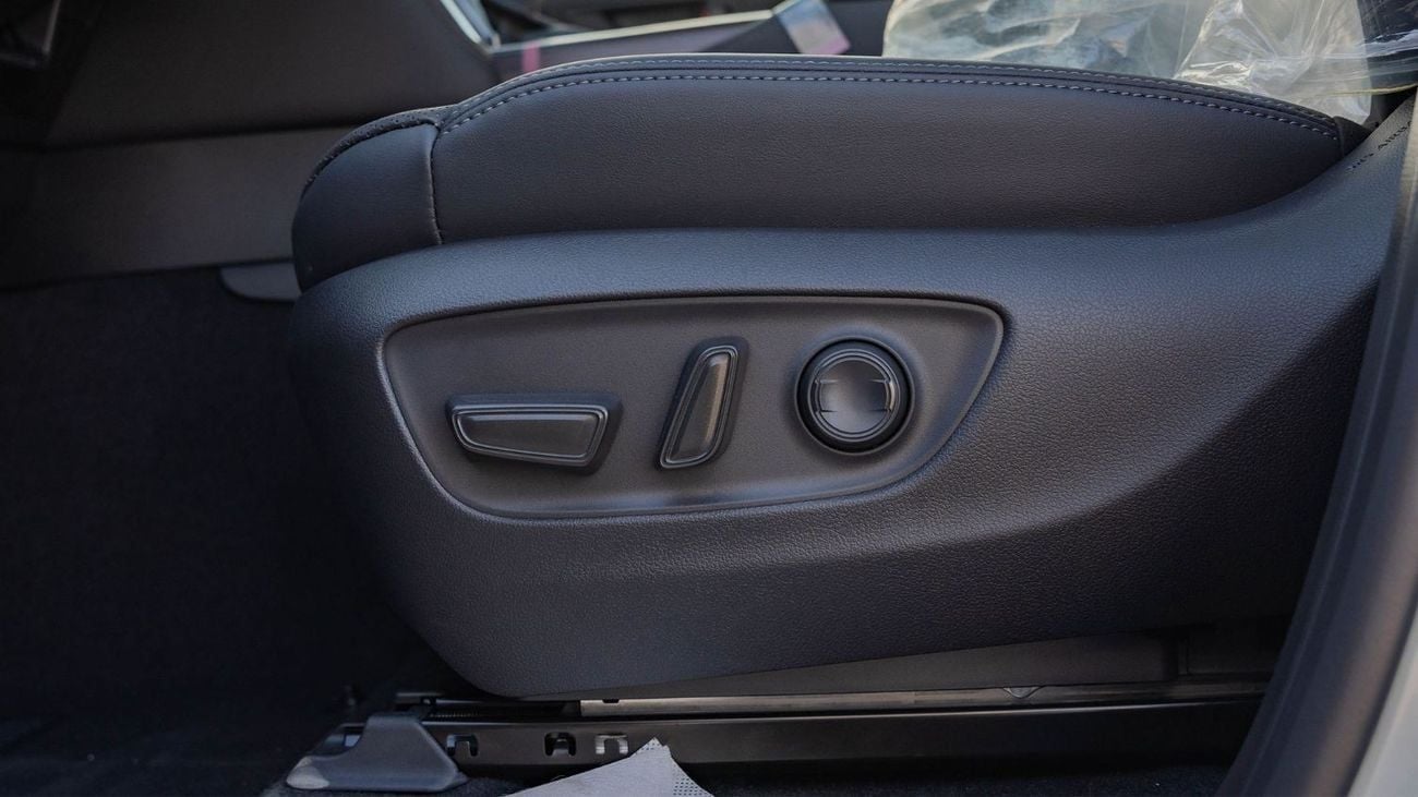 تويوتا لاند كروزر 2025 Toyota Land Cruiser 300 GXR 3.3L Twin Turbo AT Diesel (White)