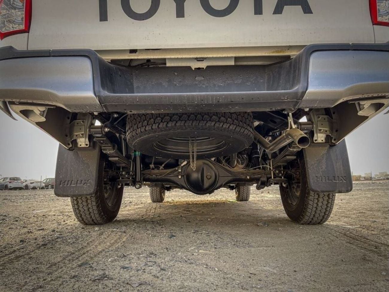 تويوتا هيلوكس GL 2.7L Double Cab Utility 4WD