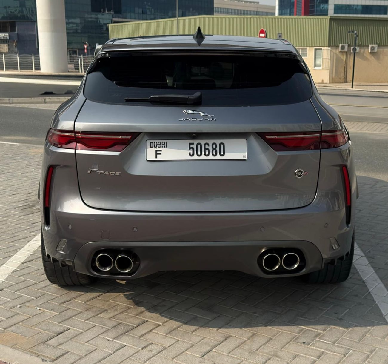 جاكوار F بيس SVR 5.0L