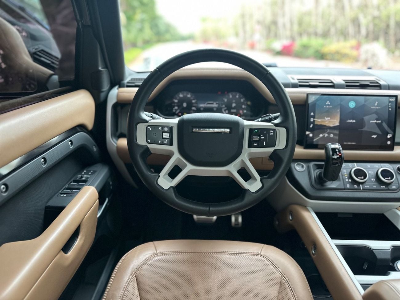 Land Rover Defender P400 110 X-Dynamic HSE 3.0L (5 Seater) | 2025 | GCC Specs | V6 400 HP | Perfect Condition | Full Ser