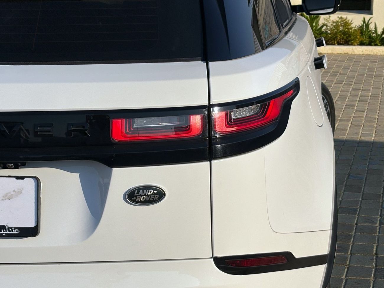 Land Rover Range Rover Velar P300 R-Dynamic HSE 2.0L RANGE ROVER VELAR P300 HSE R-DYNAMIC 3.0L TURBO A/T | 2021 | GCC SPECS | AED