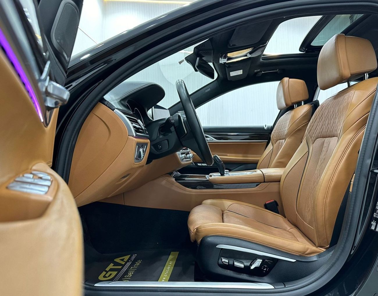 BMW 740Li Exclusive 2016 BMW 740li Carbon Core, BMW Service Contract, Full Options, Low Kms, GCC