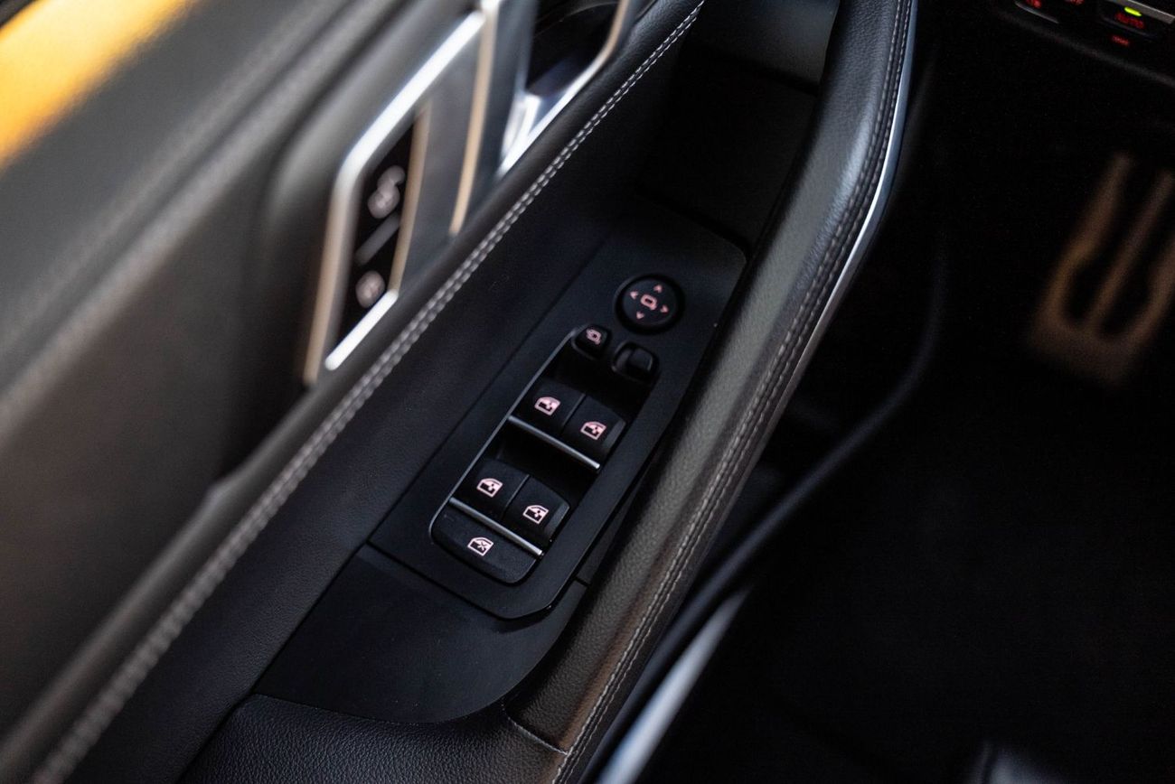 BMW X6 40i M Sport 3.0L M-Kit 40i XDrive 2023 Full Service History GCC