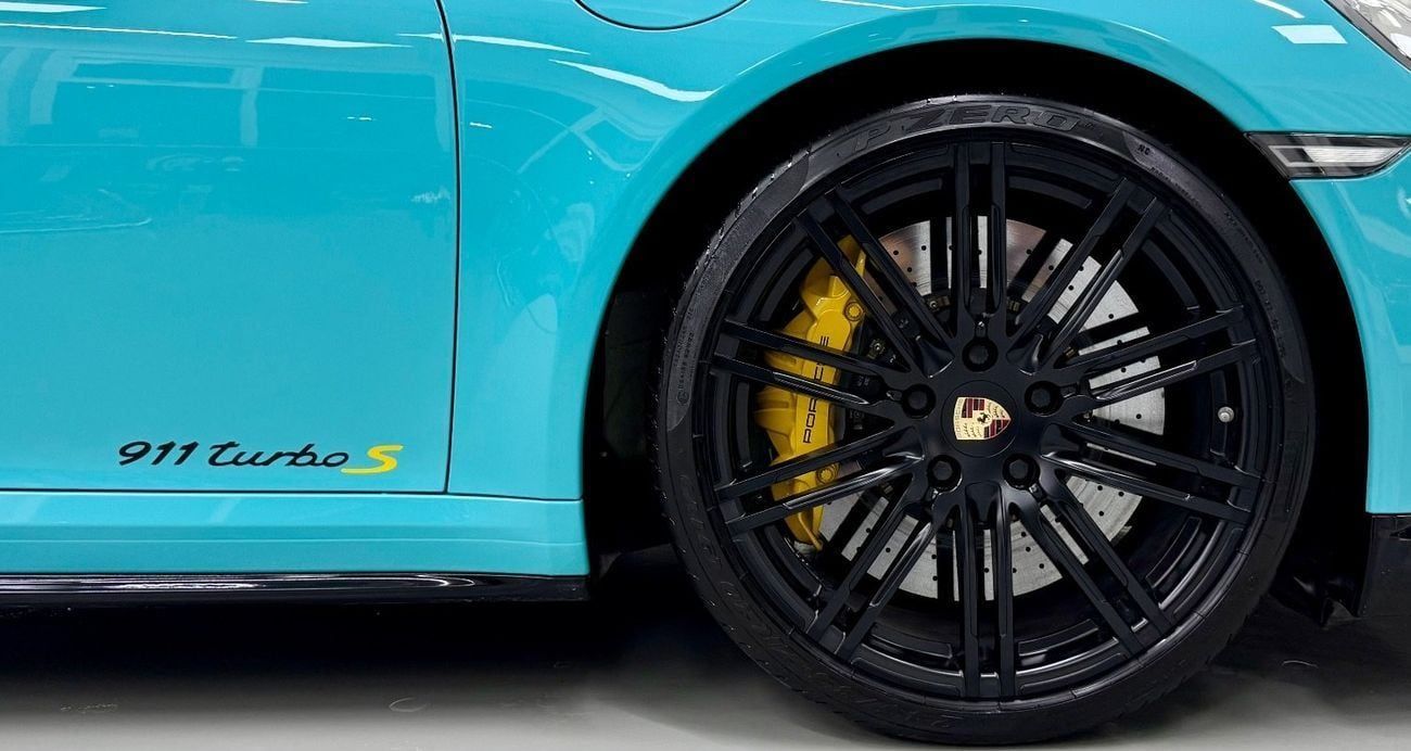 Porsche 911 Turbo S 3.8L (530 HP) Coupe