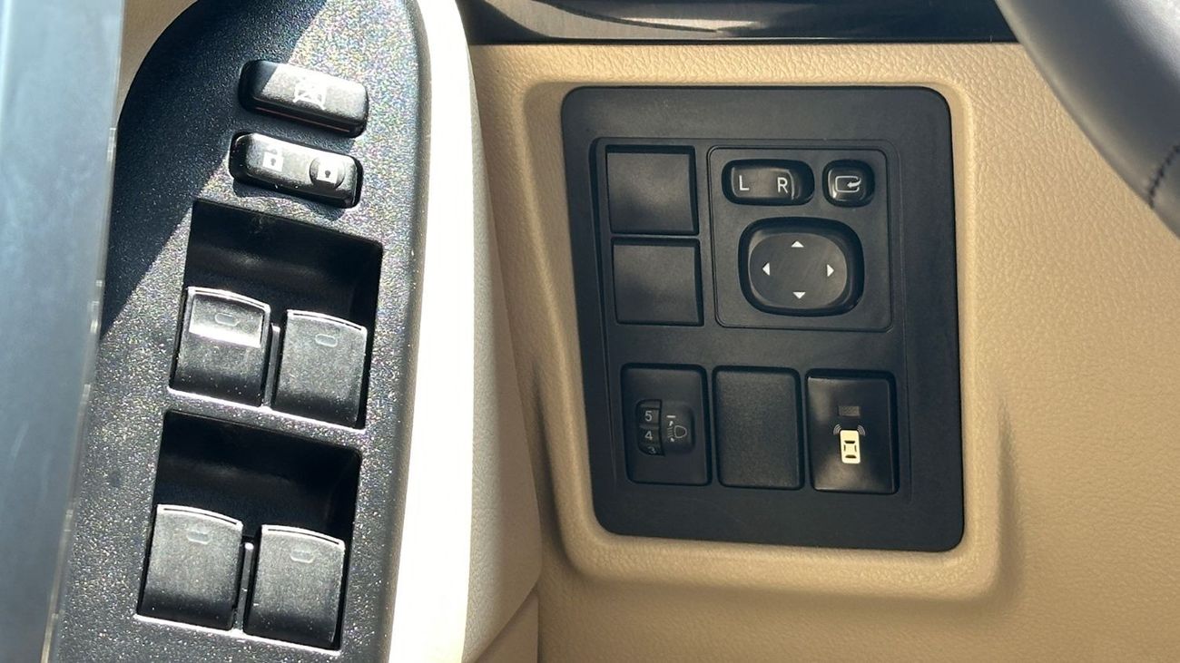 Toyota Prado GXR 4.0L 4WD V6 Low Mileage GCC in Perfect Condition