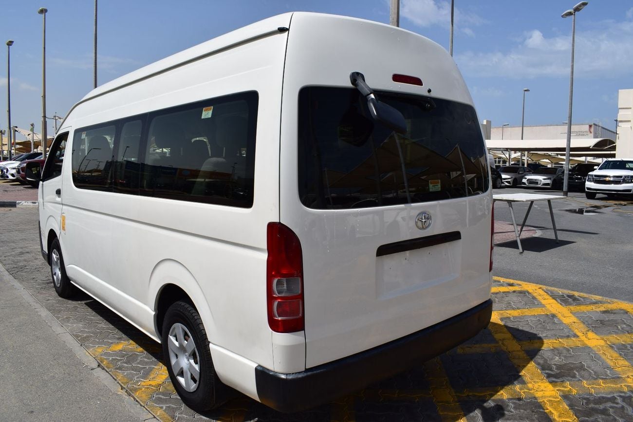Toyota Hiace Commuter GLX High Roof 2.7L M/T