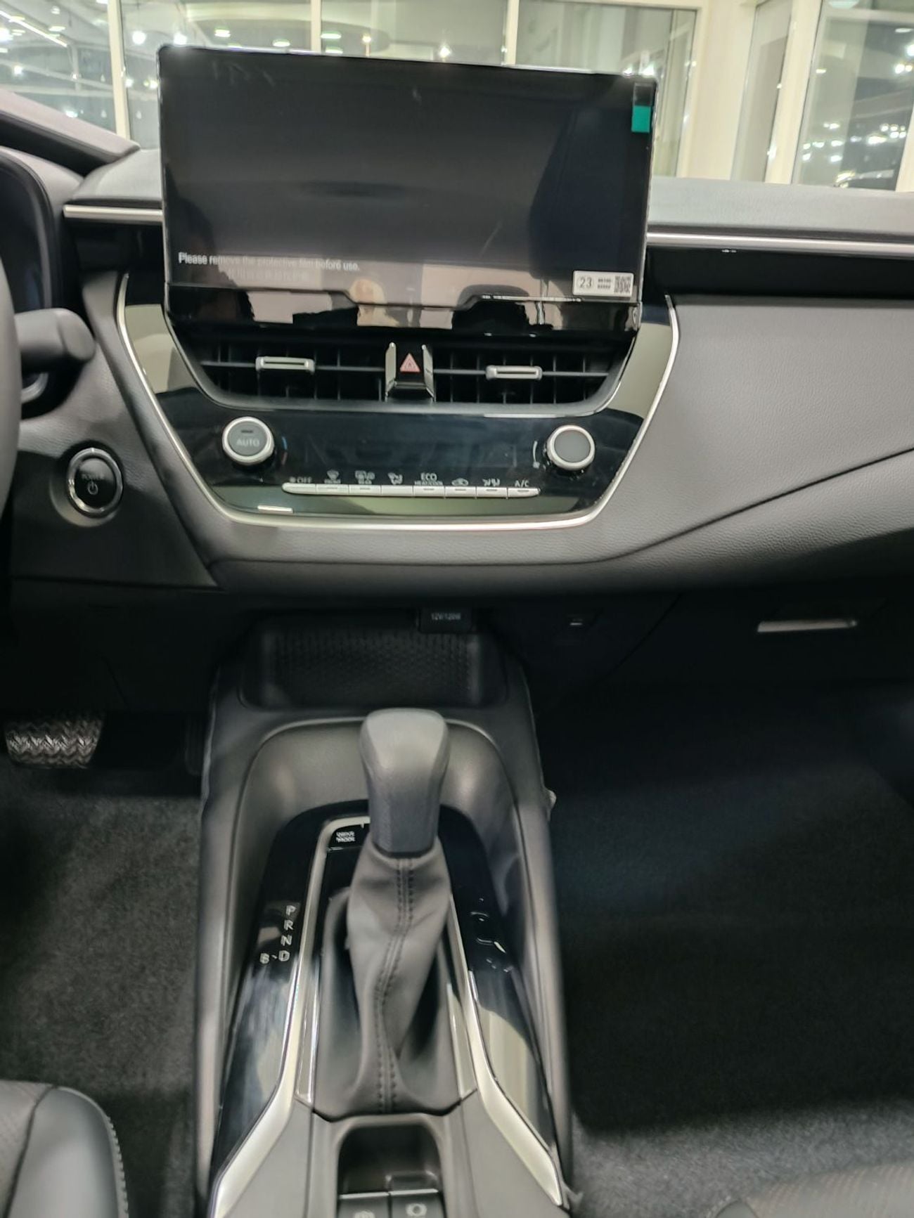 تويوتا كورولا GLI Moonroof Hybrid 1.8L