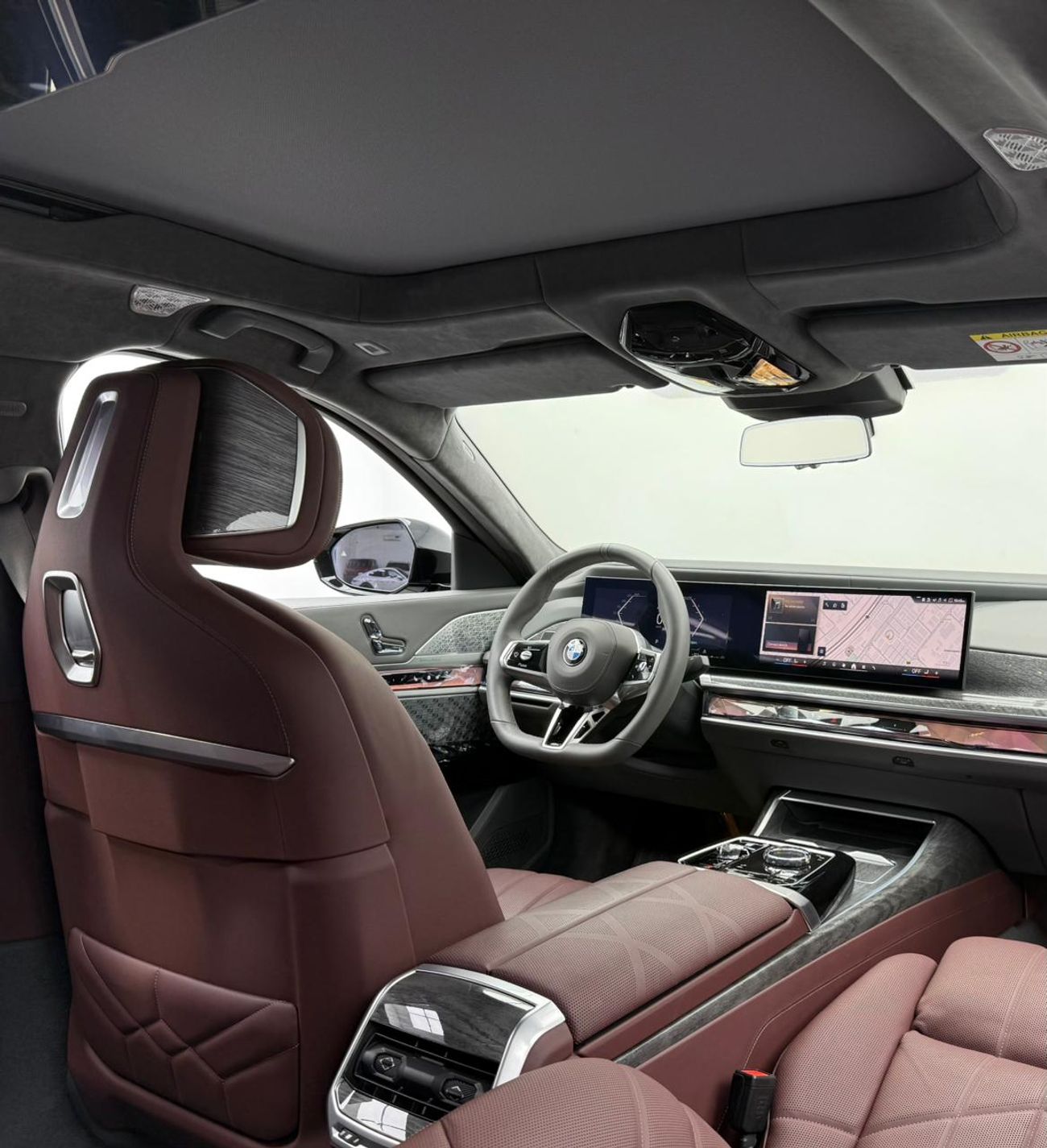 BMW 760i 2025 BMW 760i xDrive ,AGMC Warranty ,Service Contract ,Full Agency Service History ,Excellent Condit