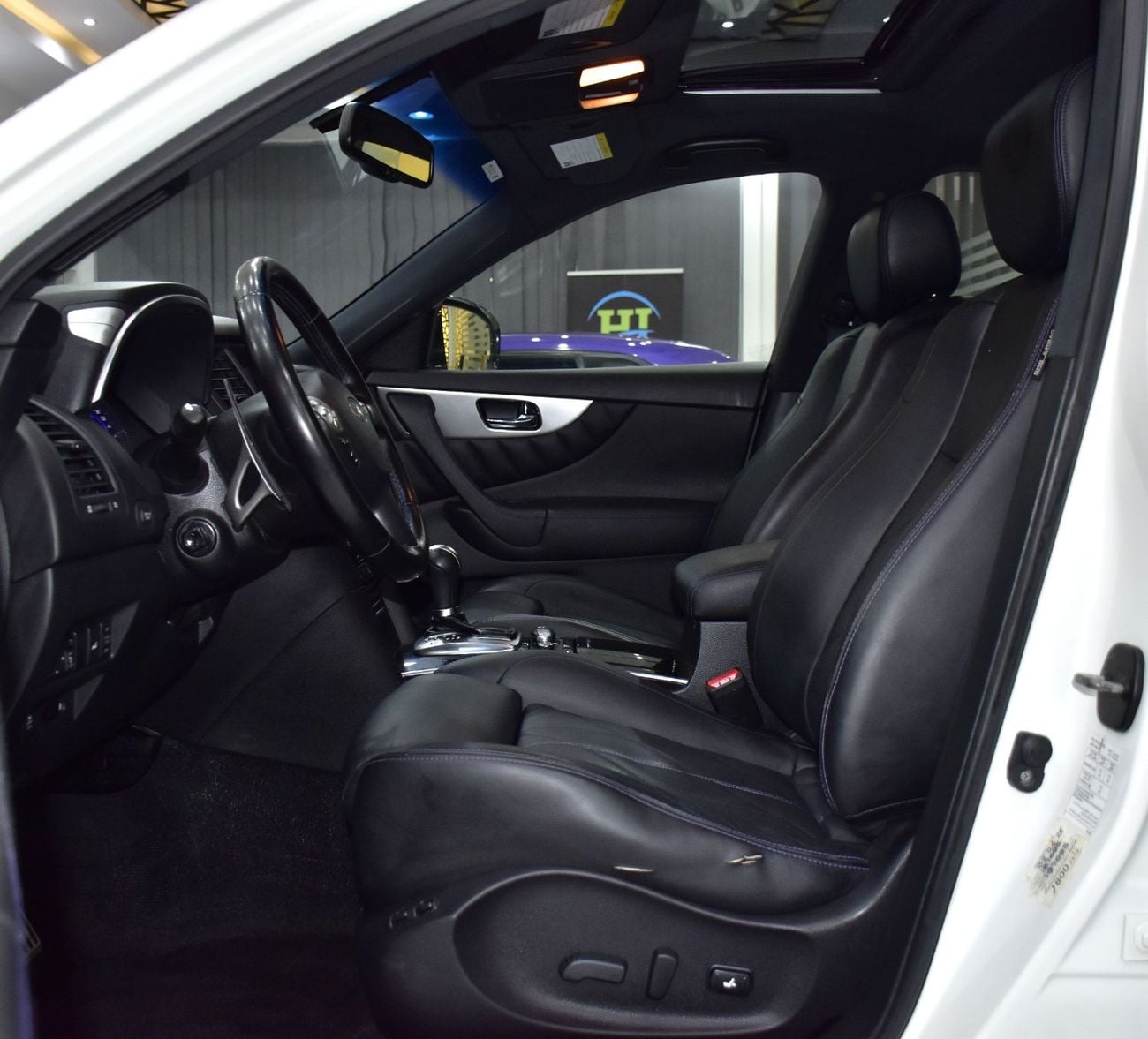 إنفينيتي QX70 ELITE SPORT EXCELLENT DEAL for our Infiniti QX70s ( 2016 Model ) in White Color GCC Specs