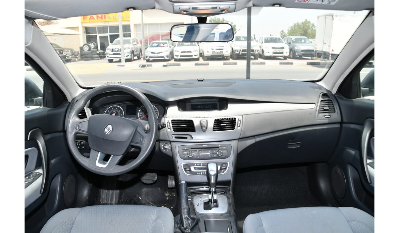 Renault Safrane 2015 SILVER GCC NO ACCIDENT NO PAIN PERFECT