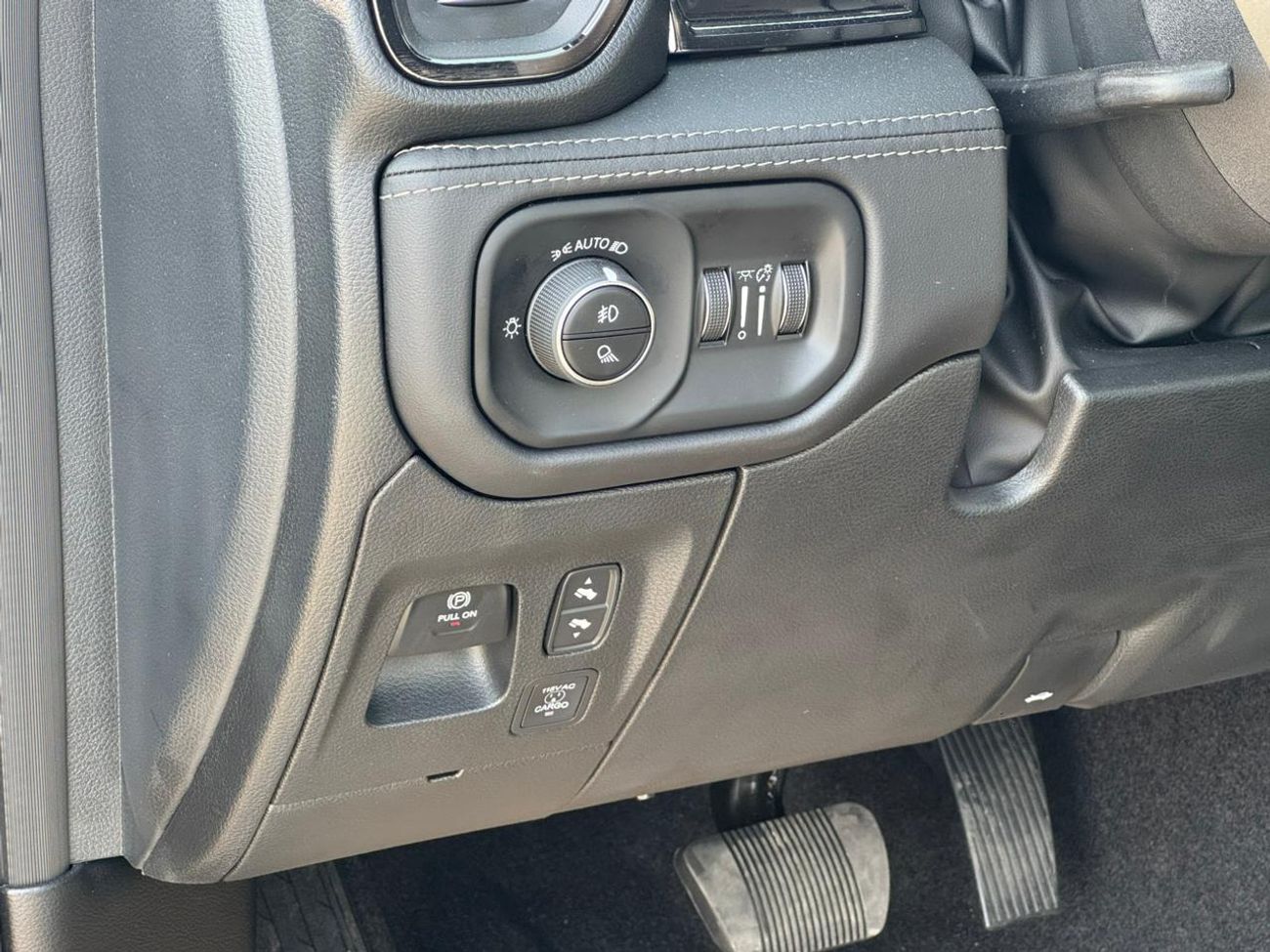 RAM 1500 2025 Ram 1500 Limited Night Edition