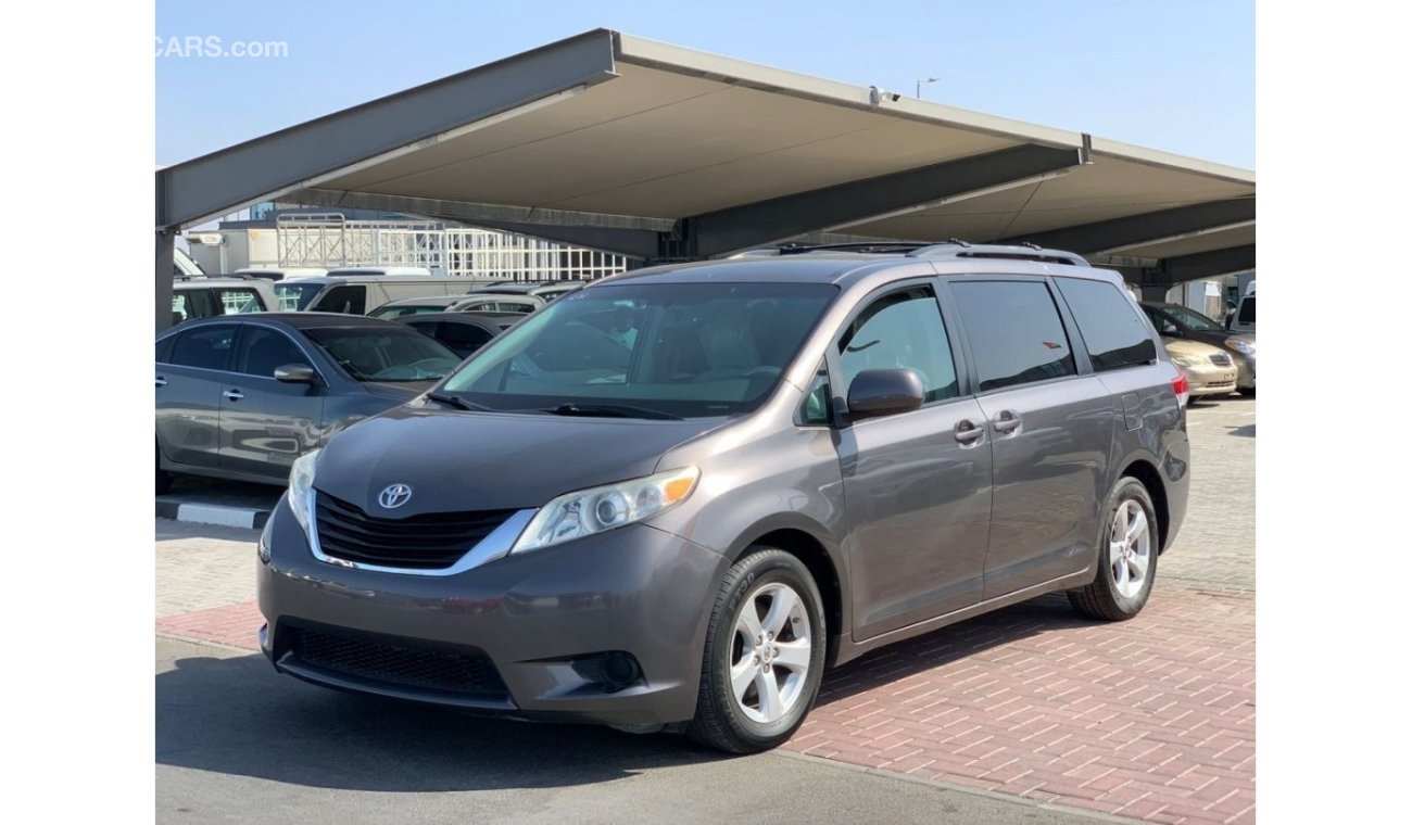 Toyota Sienna LE 2012 American Specs Ref#631