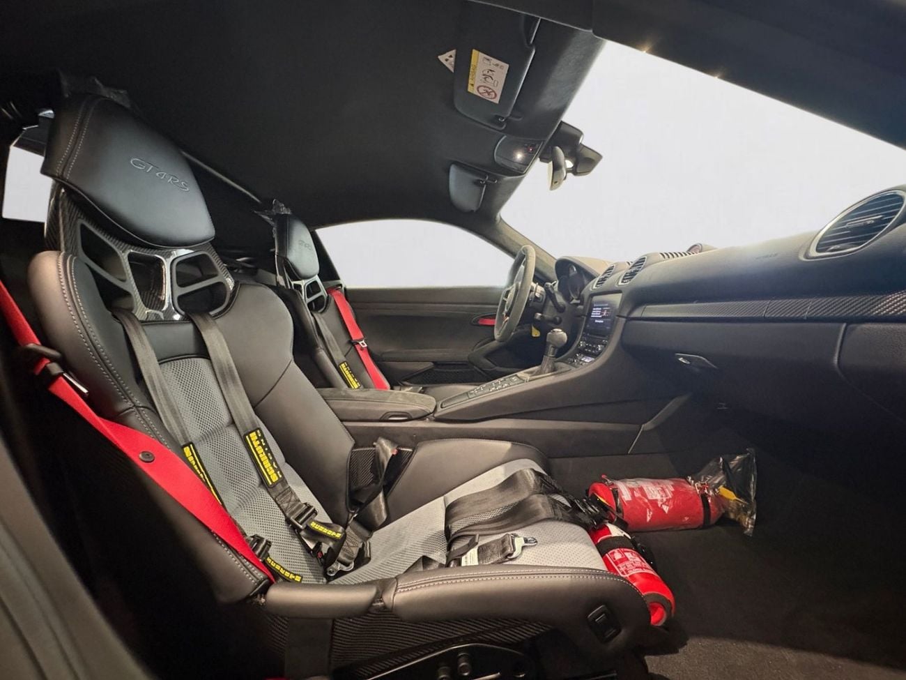 Porsche 718 Cayman AED 11,180 P.M | 0% DOWN PAYMENT | PORSCHE 718 CAYMAN GT4 RS | 4.0L NATURALLY ASPIRATED | 2023 | GCC