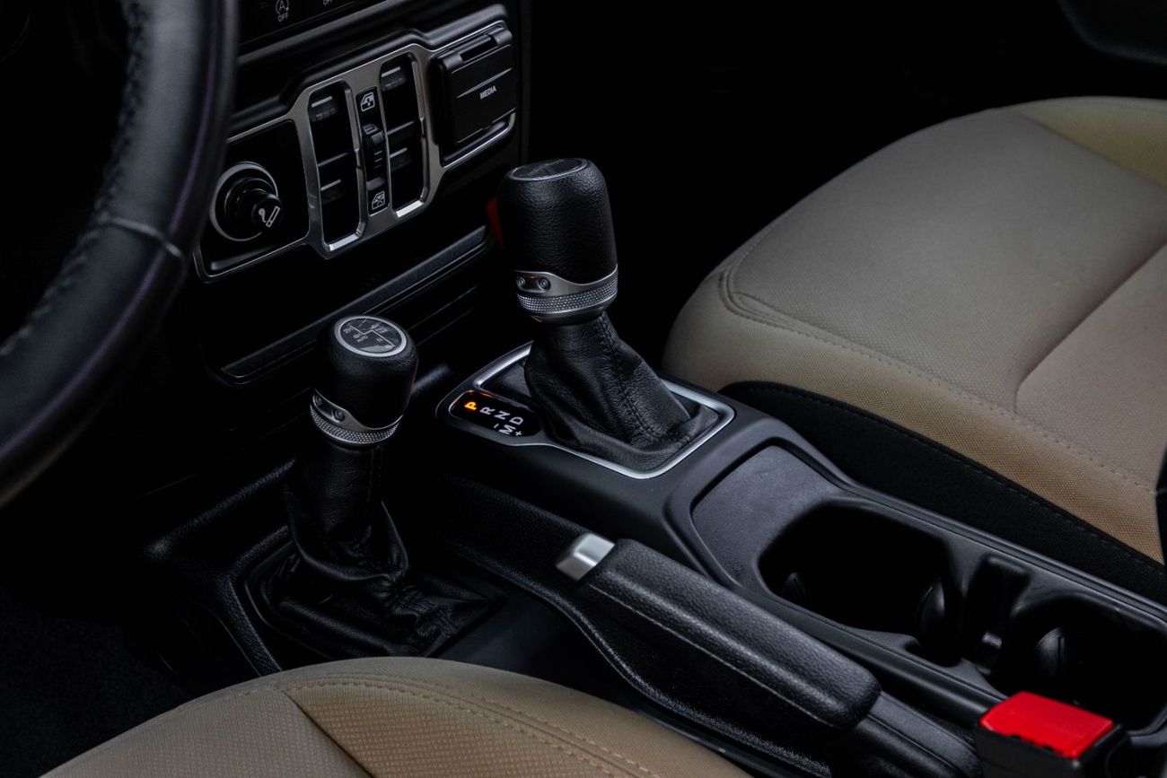 Jeep Gladiator Sport | 2,937 P.M  | 0% Downpayment | Perfect Condition!