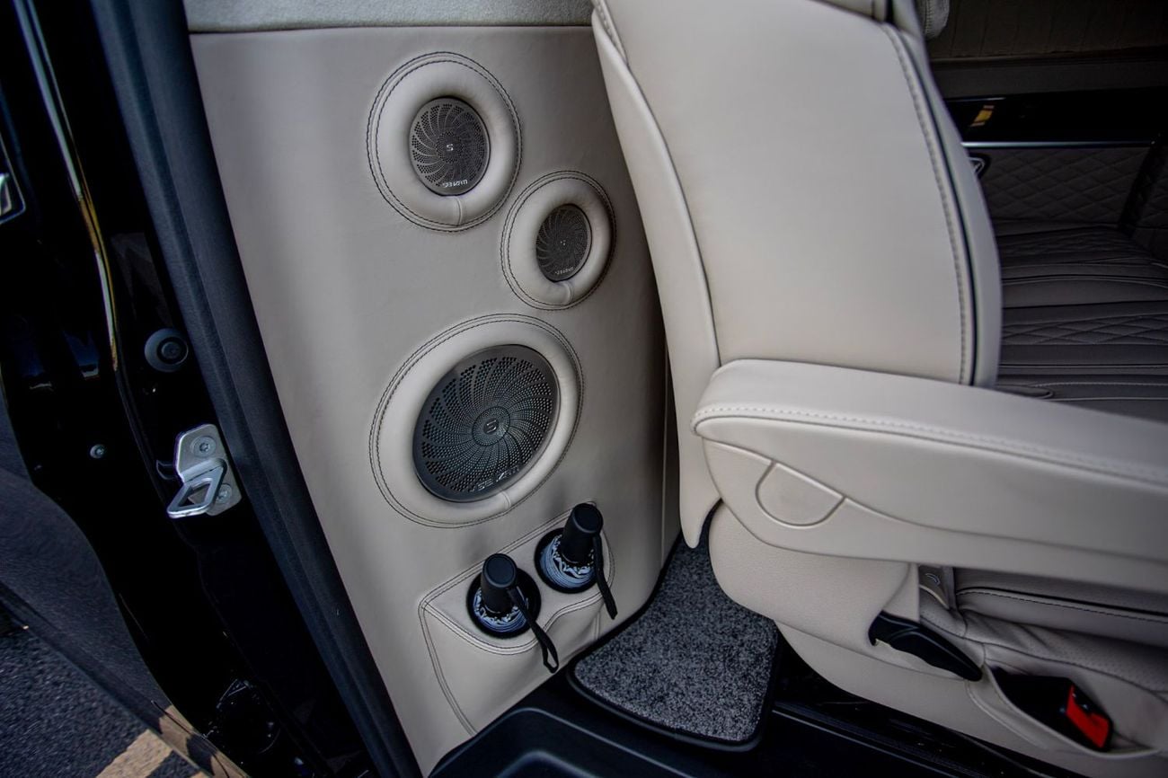 مرسيدس بنز V 300 Senzati® Jet Class® Oryx Edition® 7 seat Silk Beige Leather