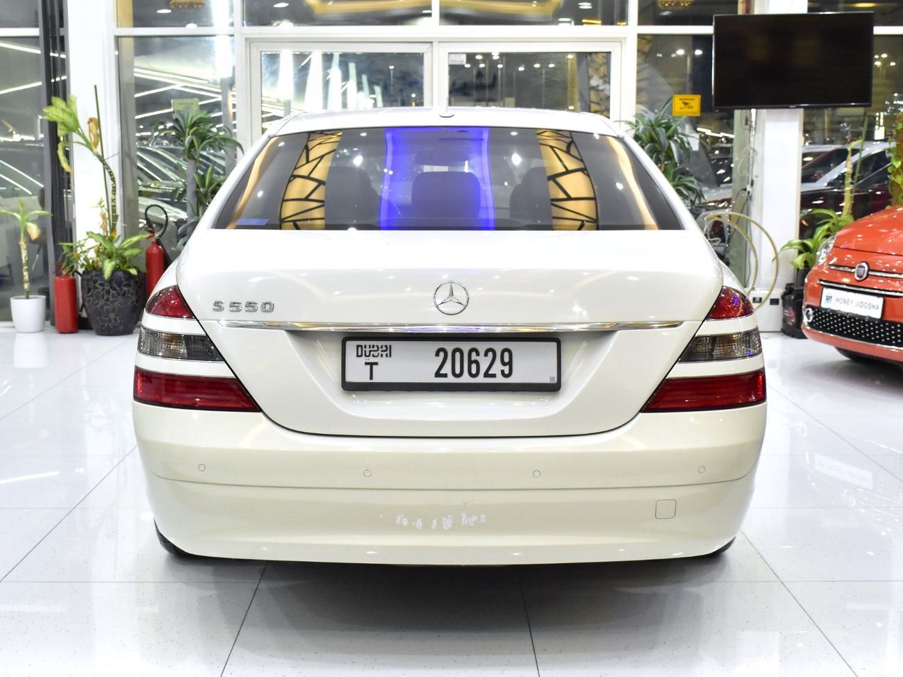 مرسيدس بنز S 550 EXCELLENT DEAL for our Mercedes Benz S550 ( 2008 Model ) in White Color Japanese Specs