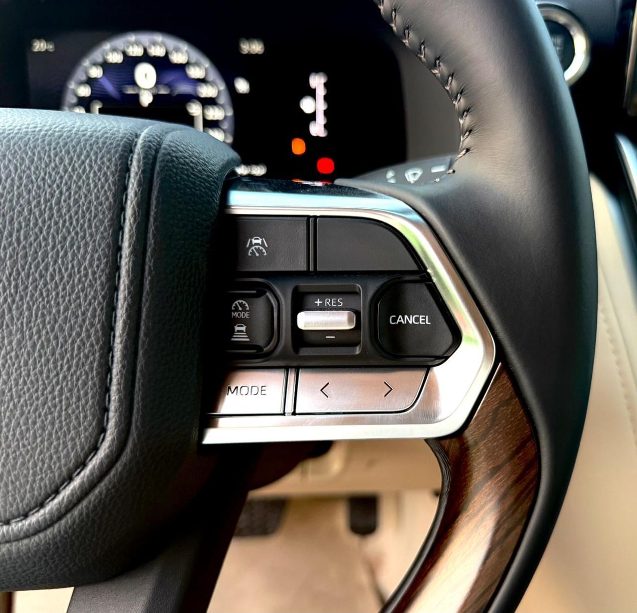 Toyota Land Cruiser GXR 3.5L TT