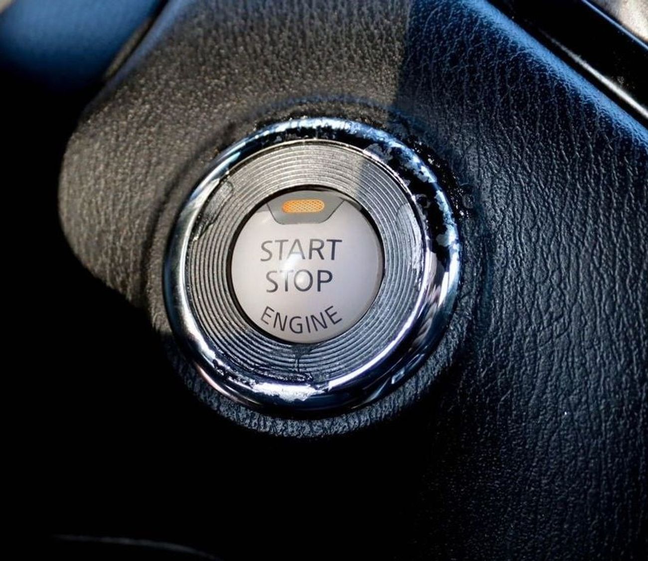 Nissan Pathfinder SV 3.5L (271 HP) nissan pathfinder 2013 American in excellent condition