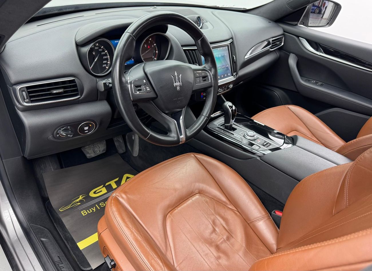 Maserati Levante Std 3.0L (350 HP) 2017 Maserati Levante, Service History, Fully Loaded, Excellent Condition, GCC