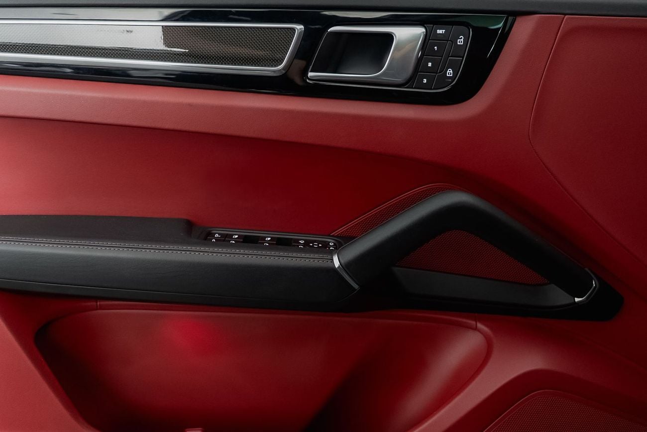 بورش كايان GTS Coupe