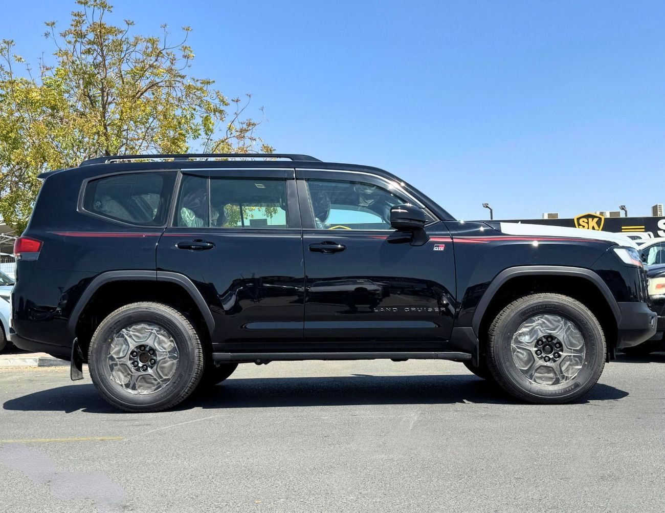Toyota Land Cruiser GR SPORT / 3.5L / PWR SEATS / 360* CAMERA / HEADUP DISPLAY / SUNROOF / FULL OPTION (CODE# GRS)
