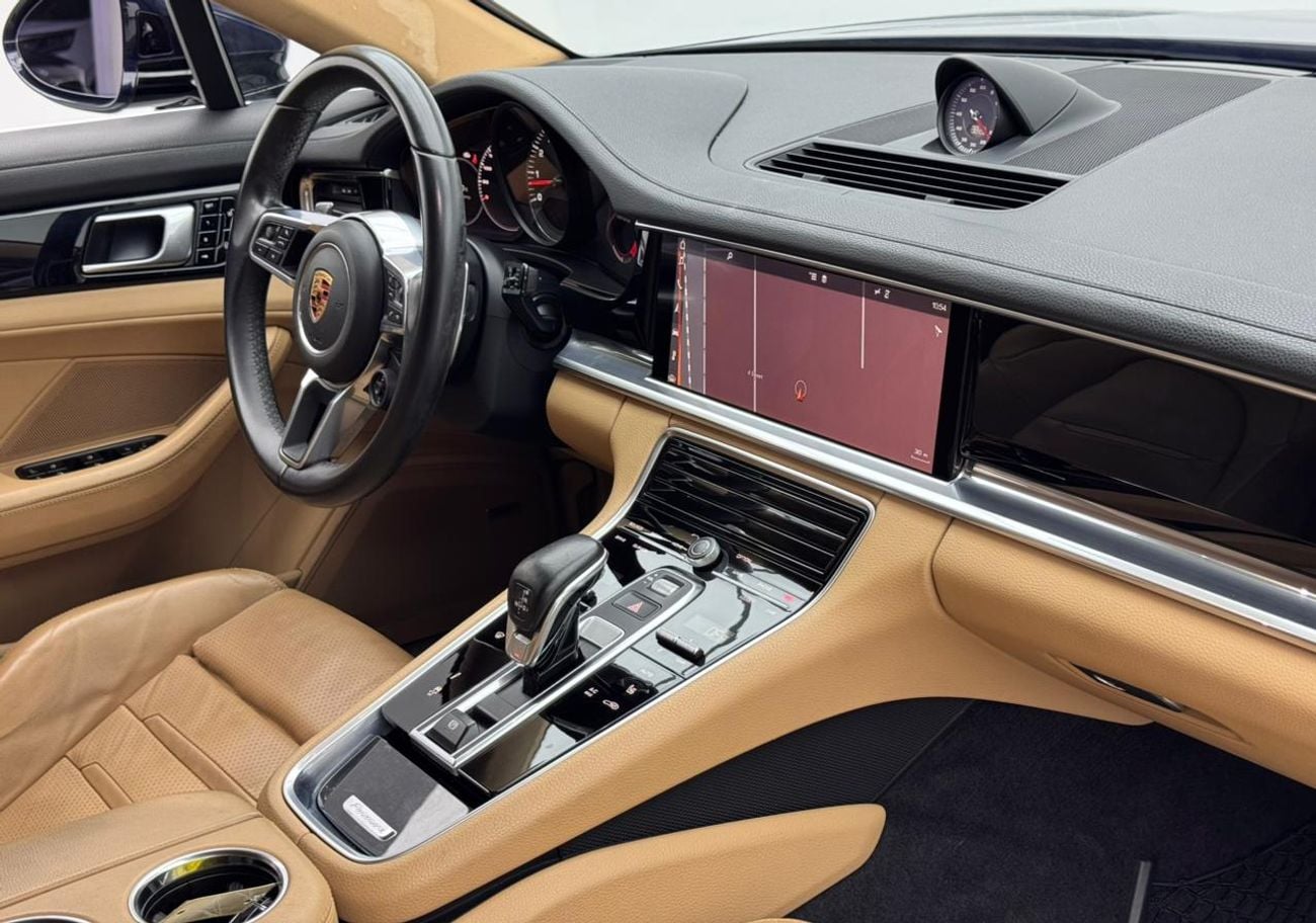 Porsche Panamera 2017 Porsche Panamera 4S, Full Service History, Sport Chrono Package, Excellent Condition, GCC