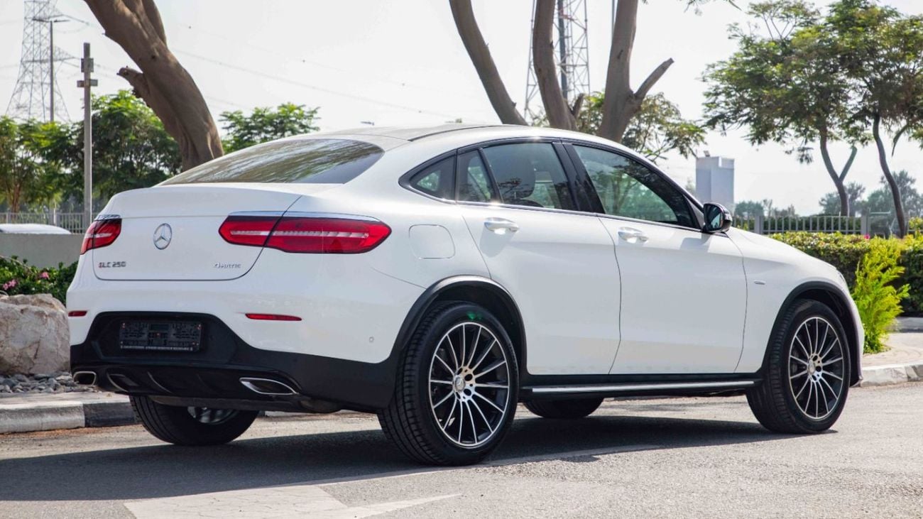 Mercedes-Benz GLC Coupe 250 AMG 4Matic | 2017 | GCC Specs
