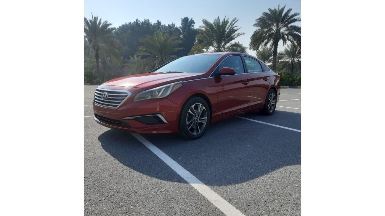 Hyundai Sonata GL Hyundai Sonata Se 2017 Red 2.4L 4 vin: 5NPE24AF4HH495067   ( UAS_ SPEC) VERY GOOD CONDITION