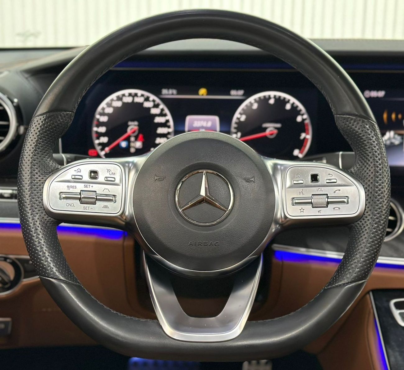 مرسيدس بنز E300 2019 Mercedes Benz E300 AMG, July 2024 Mercedes Warranty, Full Options, GCC