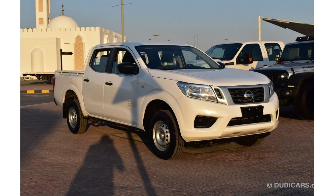 نيسان نافارا 2017 | NISSAN NAVAR AF 4X2 | DOUBLE CABIN 5-SEATER | 4-DOORS | GCC | VERY WELL-MAINTAINED | SPECTACU