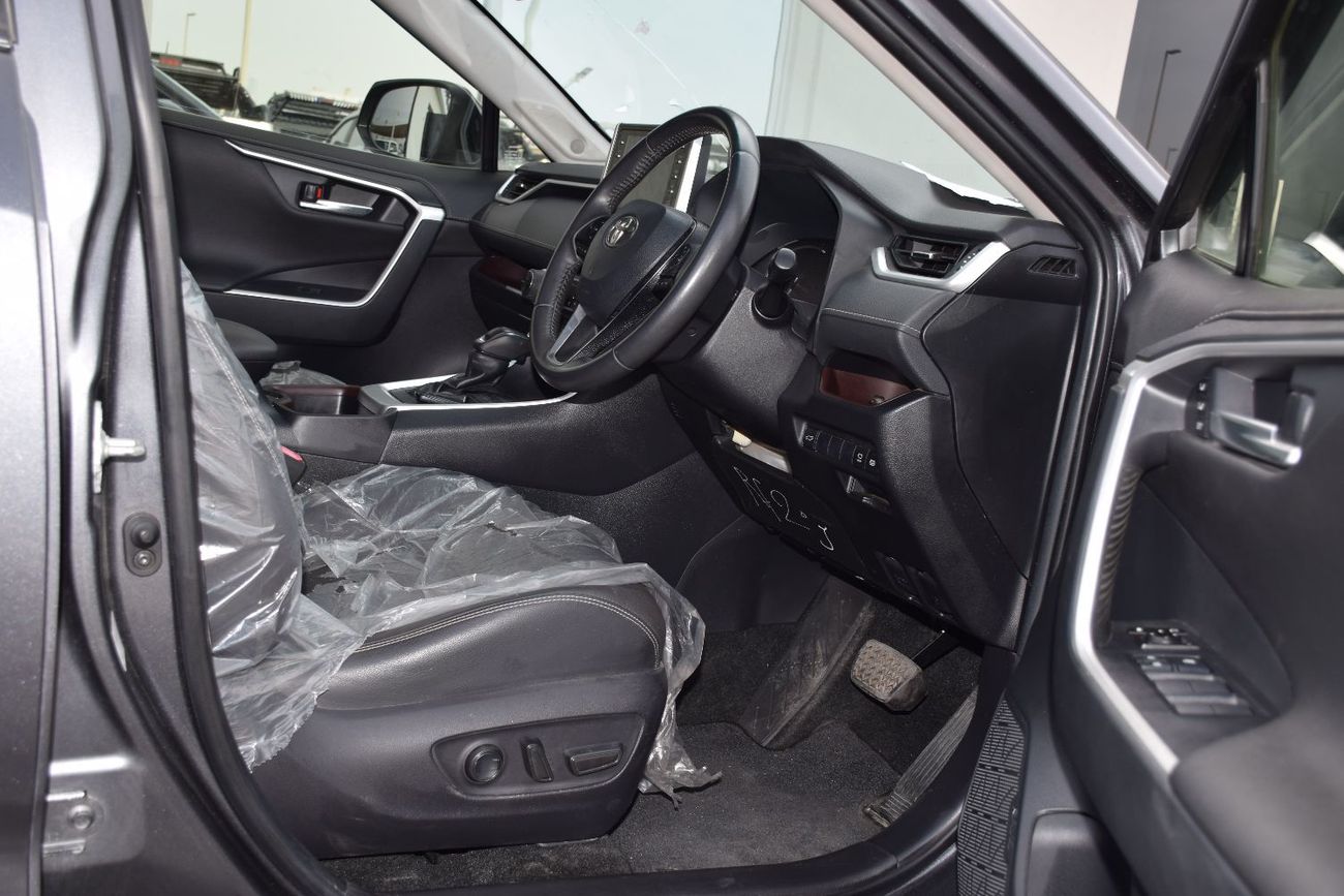 Toyota RAV4 LE 2.0L FWD