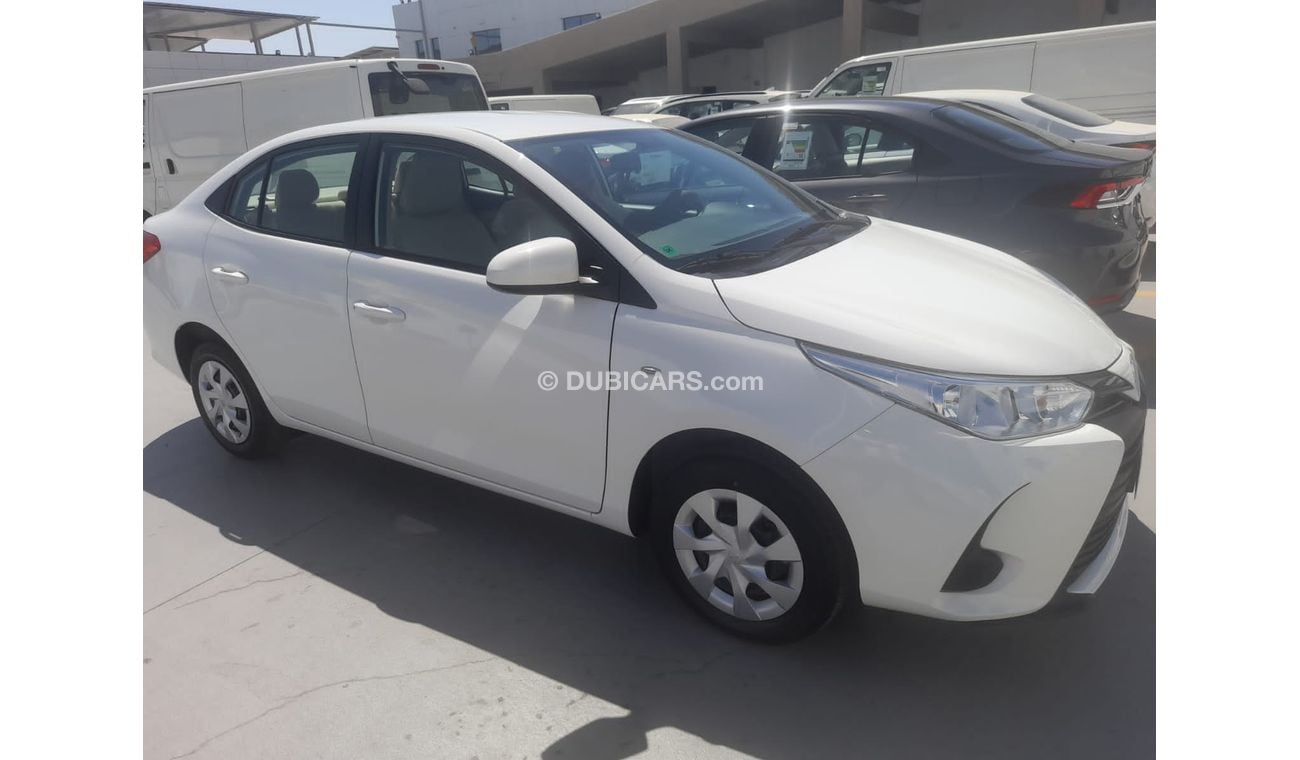 Toyota Yaris 1.3 L basic option
