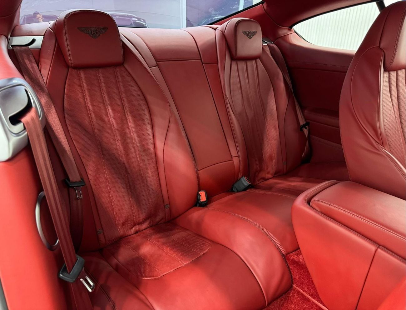 بنتلي كونتيننتال جي تي 2015 Bentley Continental GT V8, Full Service History, Very Low Kms, Excellent Condition, GCC