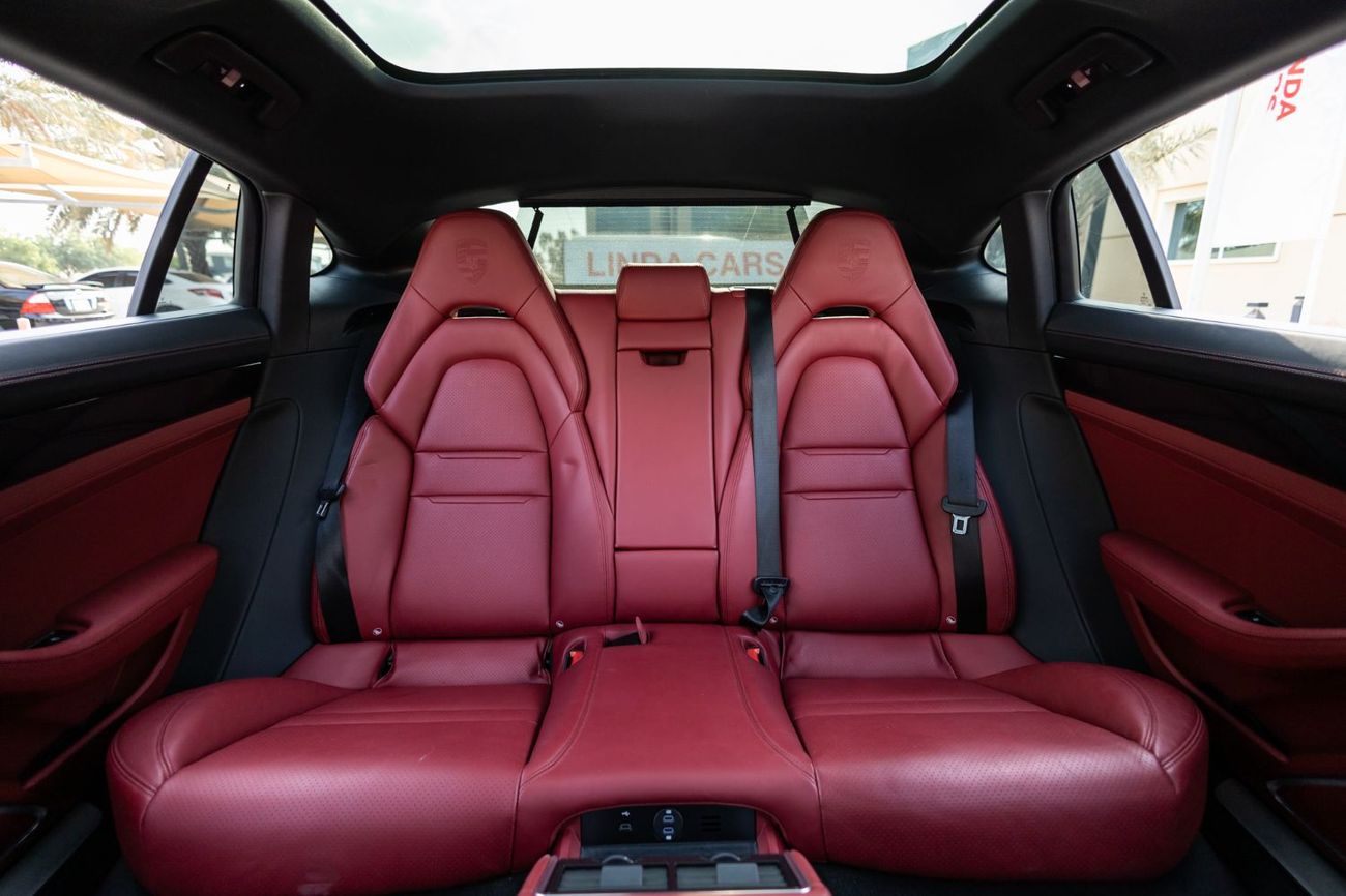 Porsche Panamera Std 3.0L (325 HP)