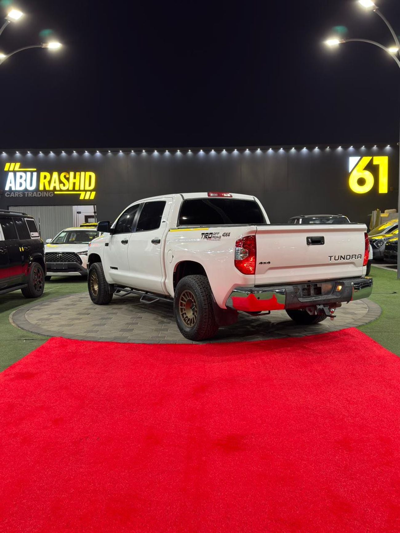 Toyota Tundra Std 5.7L