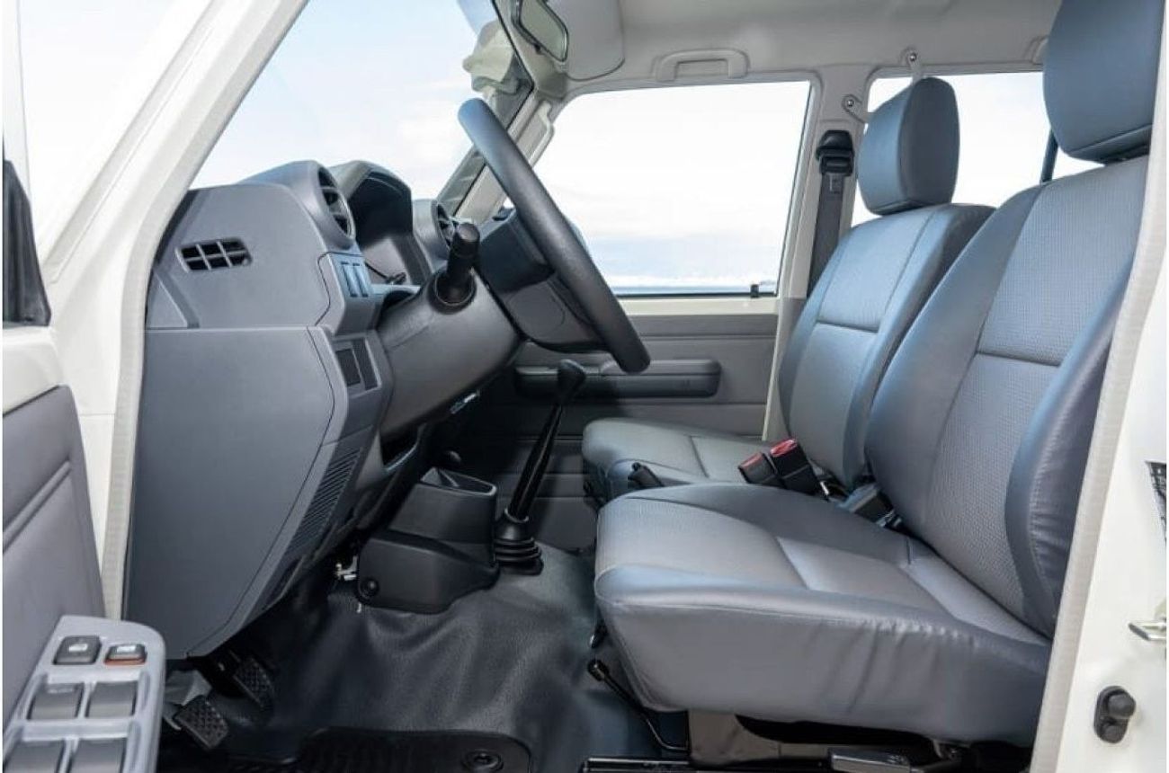 تويوتا لاند كروزر 70 Land Cruiser Hard Top LC76 4.2L 5door Diesel V6 2024 0KM