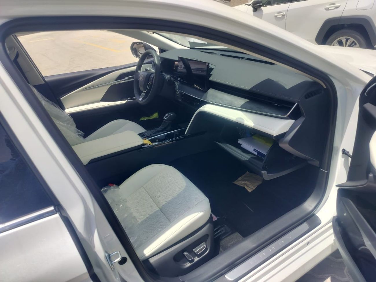 تويوتا كامري Toyota Camry 2025 Twin Engine 2.5HG Premium edition