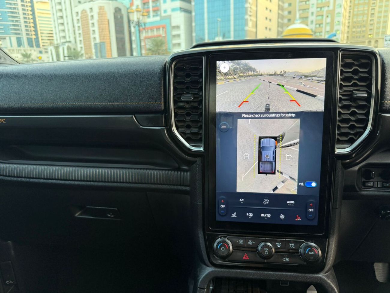 Ford Ranger FORD RANGER 2024 Model 3.0 v6 petrol Engine Colour sliver push start Transmission Automatic Interior